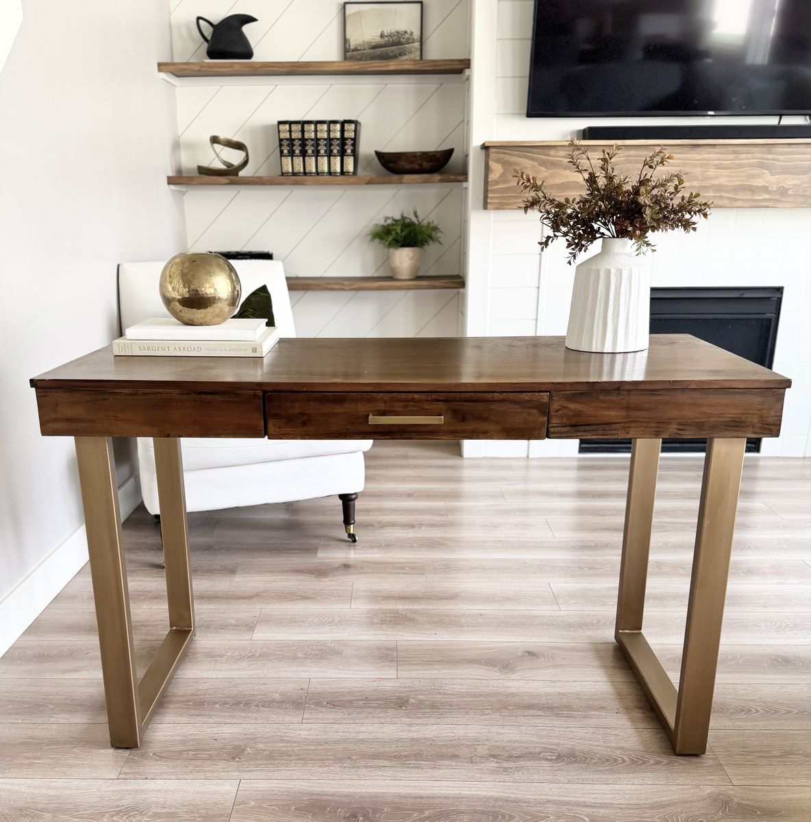 Beautiful | Modern | Contemporary | Style | Desk | Wood | Gold