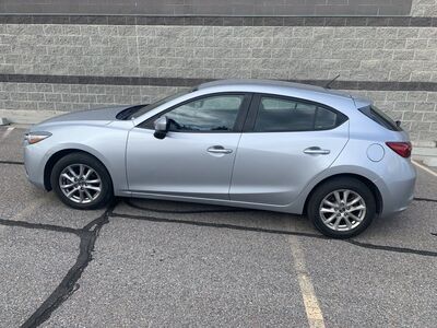 2017 MAZDA MAZDA3 i Touring