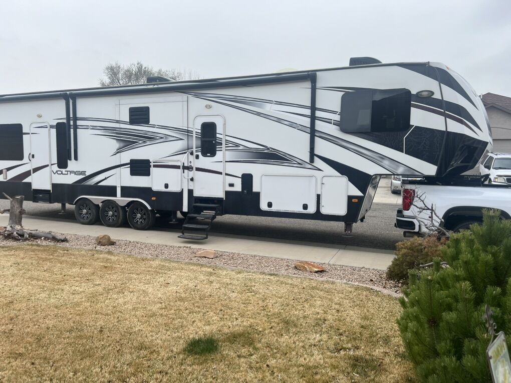 2015 Voltage 3905 -14 Ft Garage