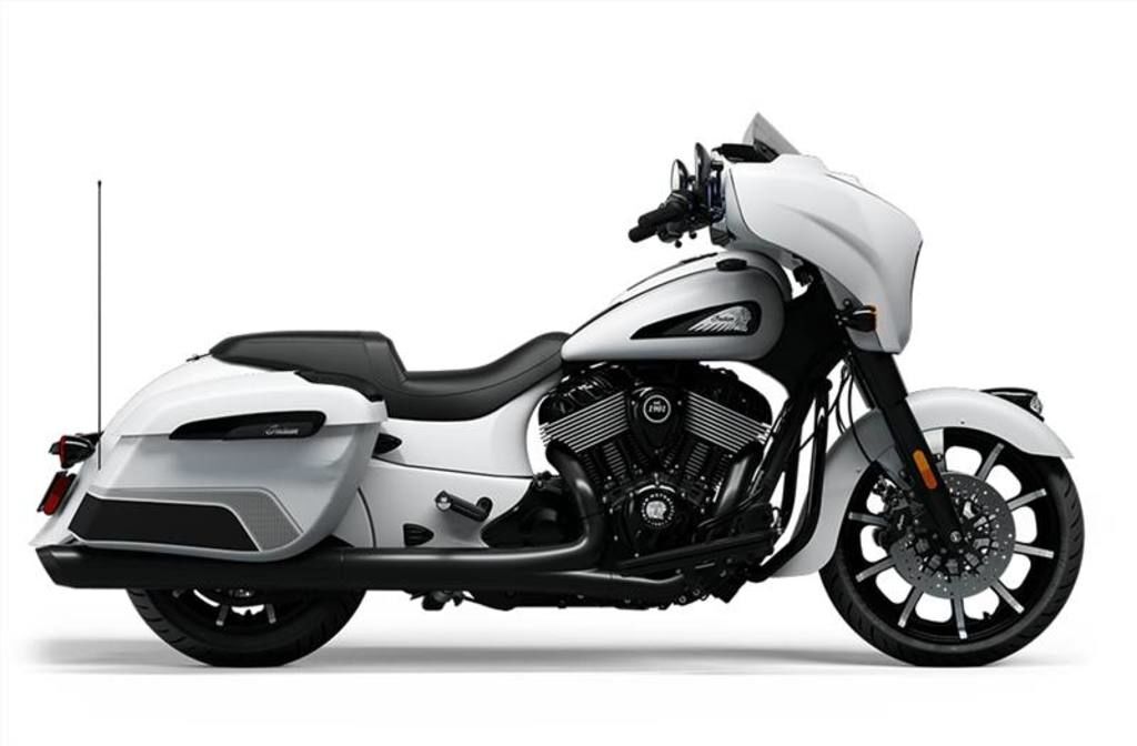 2025 Indian Motorcycle® Chieftain® PowerPlus Dark Horse® 112 w/PowerBand Ghost White Metallic Smoke