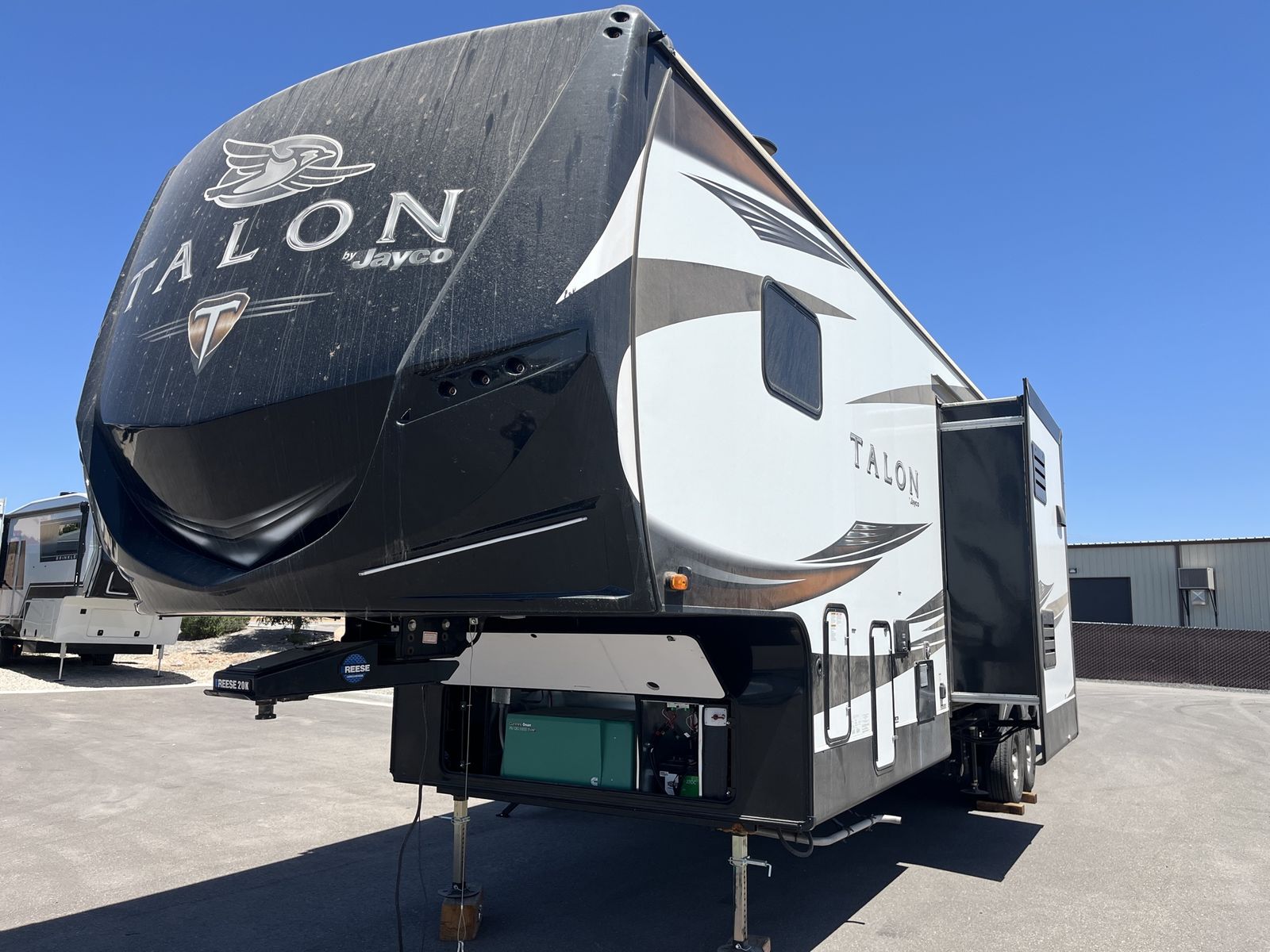 Nice 2018 Jayco Talon 413T Toy Hauler 5th Wheel