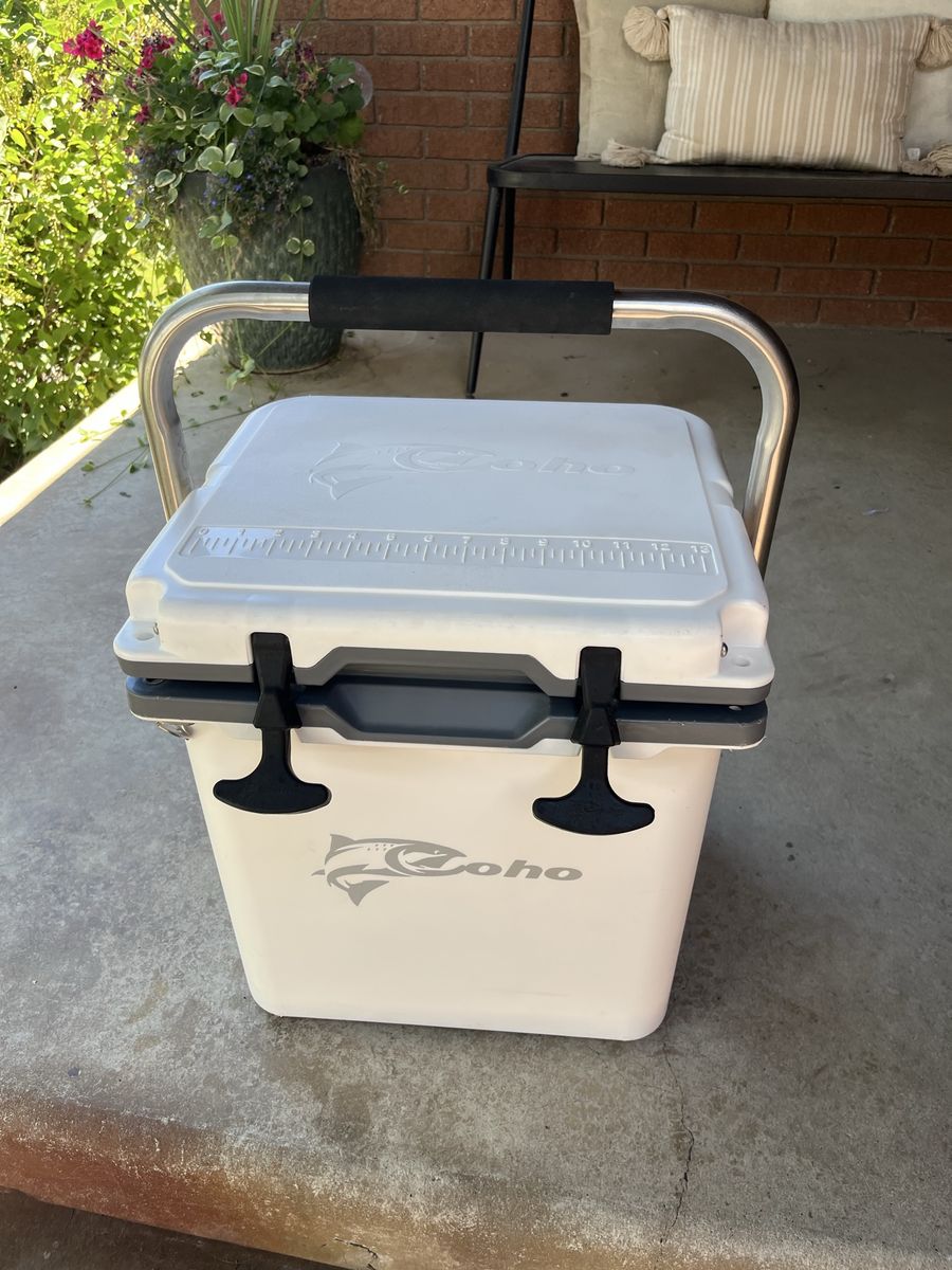 Coho 25 Quart Hard Cooler in White - Portable with Handle