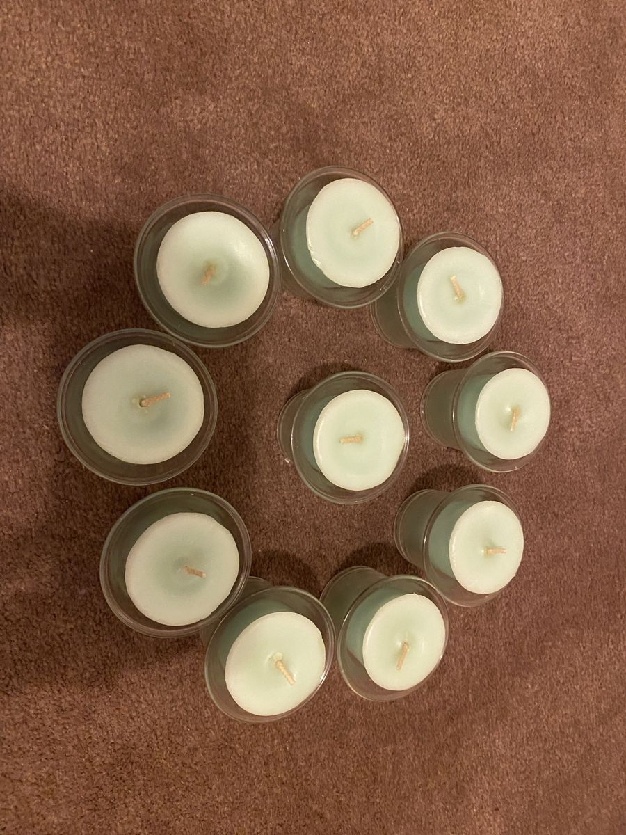 10 Light Green Tealight Candles in Clear glass Holders - Unused