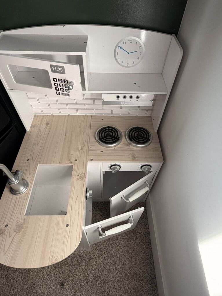 Play Kitchen