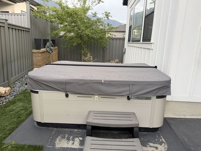 2018 Bullfrog Spa