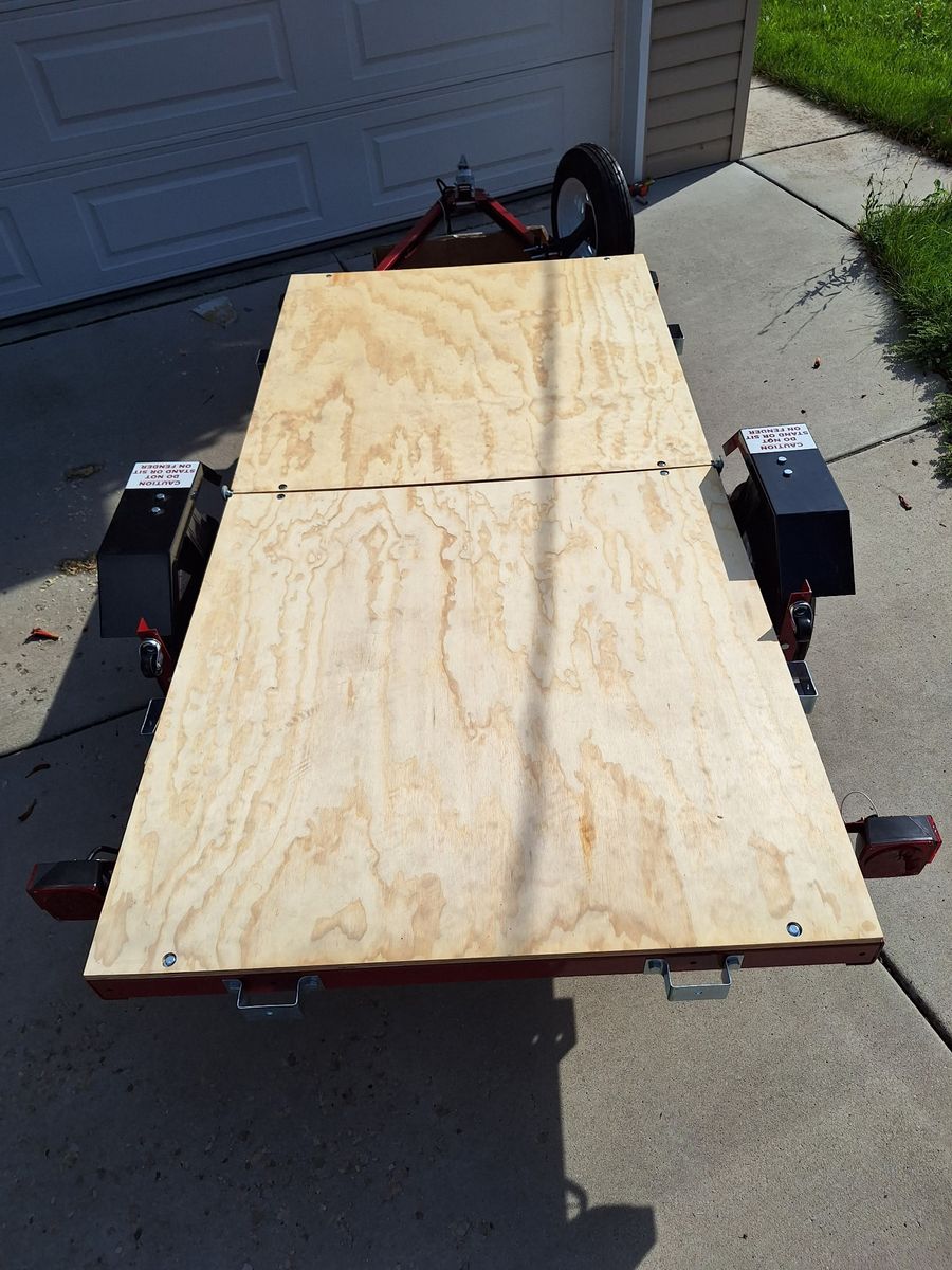 Haul Master 1720 lb. capacity 4 ft. x 8 ft. FOLDING trailer.