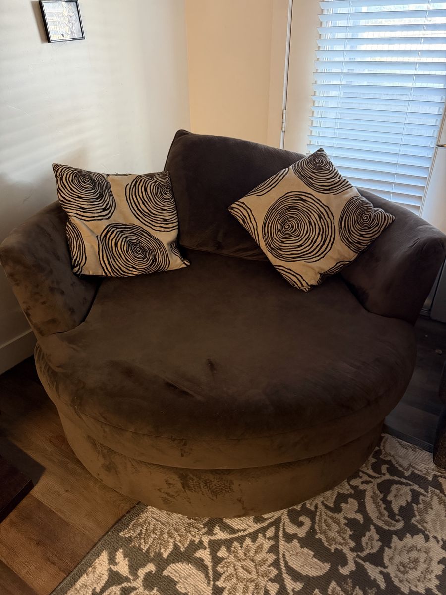 Round couch