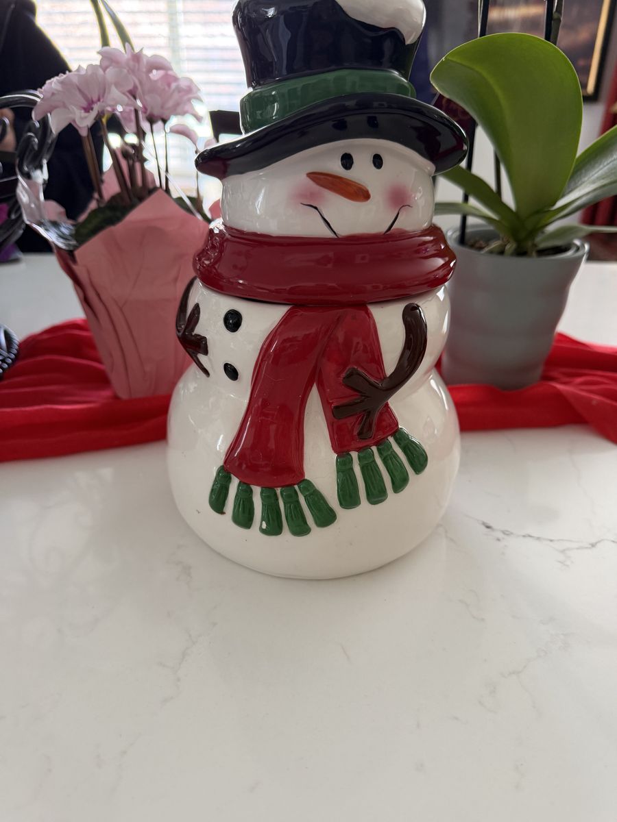 Cookie jar, CooKie Plates And Ornaments
