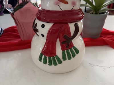 Cookie jar, CooKie Plates And Ornaments