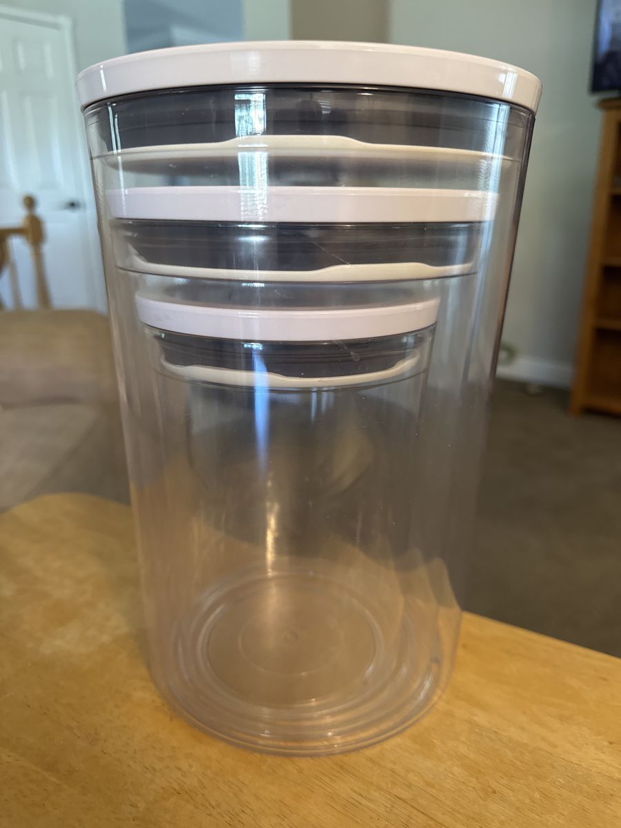 Storage containers