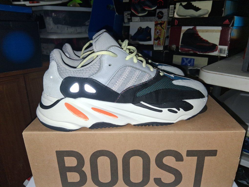 2023 Adidas Yeezy Boost 700 "Wave Runner"..