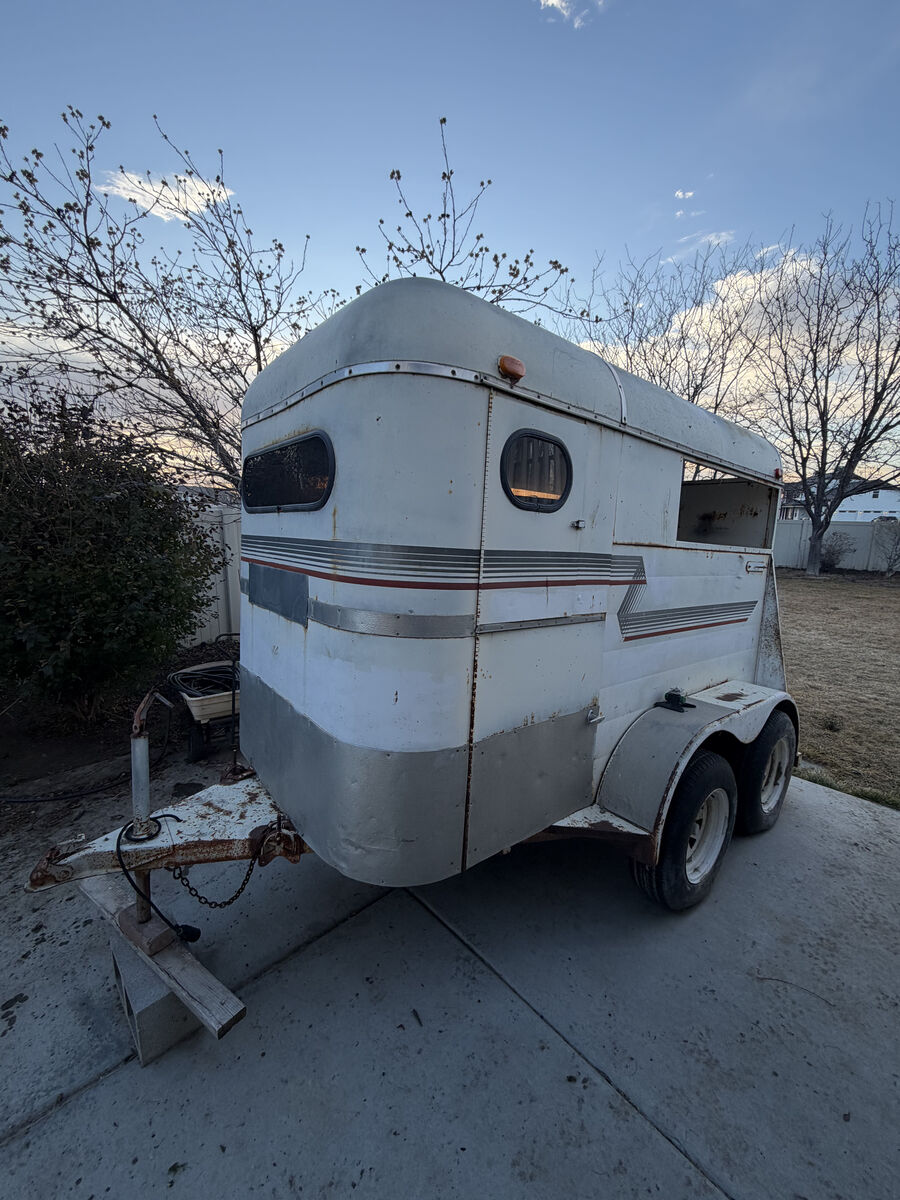 2 Horse Trailer