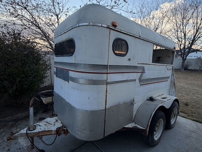 2 Horse Trailer