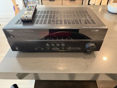Yamaha RX-V379 Receiver - with Remote