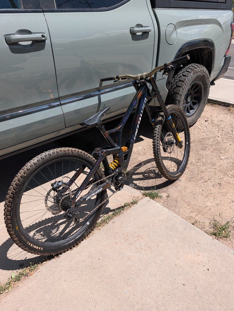 Specialized Demo Race Mountain Bike, Full Suspension, Black/Purple Frame