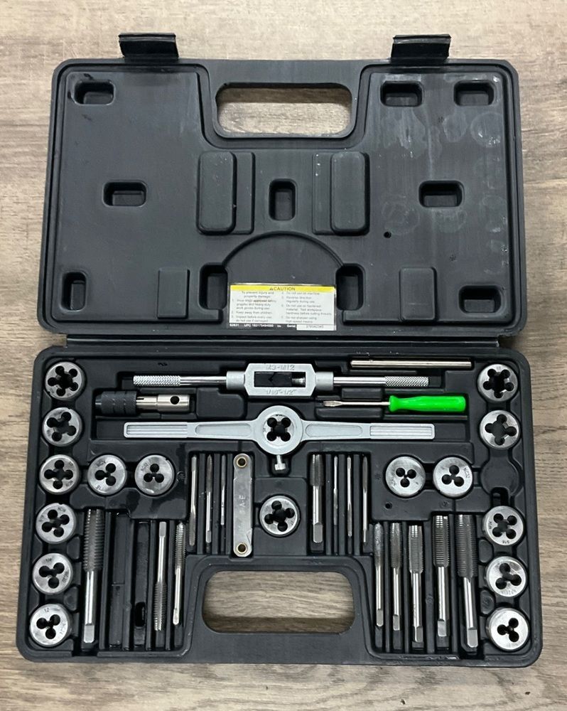 PITTSBURGH 40 PC TAP & DIE SET