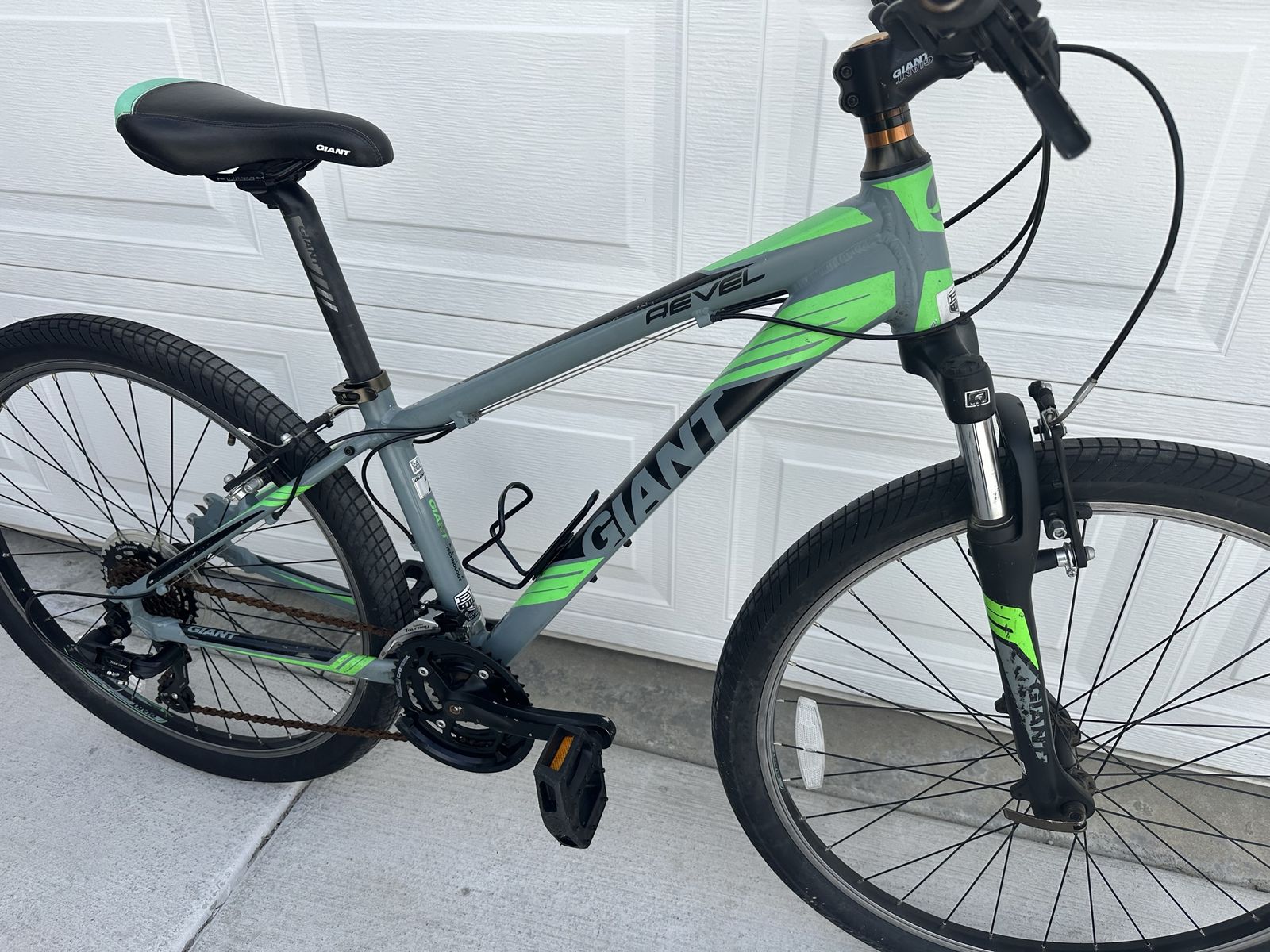 Giant revel 2 bike