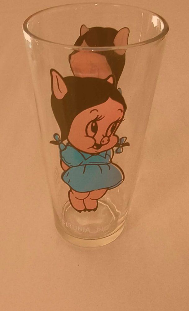 Petunia pig glass