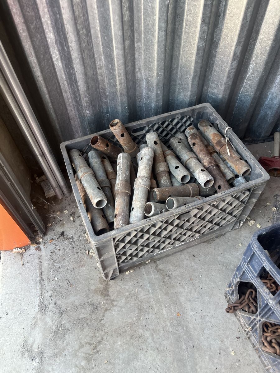 Scaffolding pins