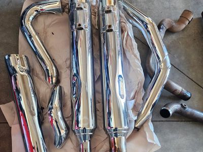 stock harley exhaust from 2020 Road Glide