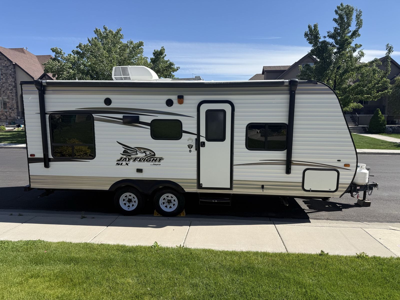 2016 Jayco Jay Flight SLX 212QBW - Pristine