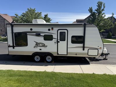 2016 Jayco Jay Flight SLX 212QBW - Pristine