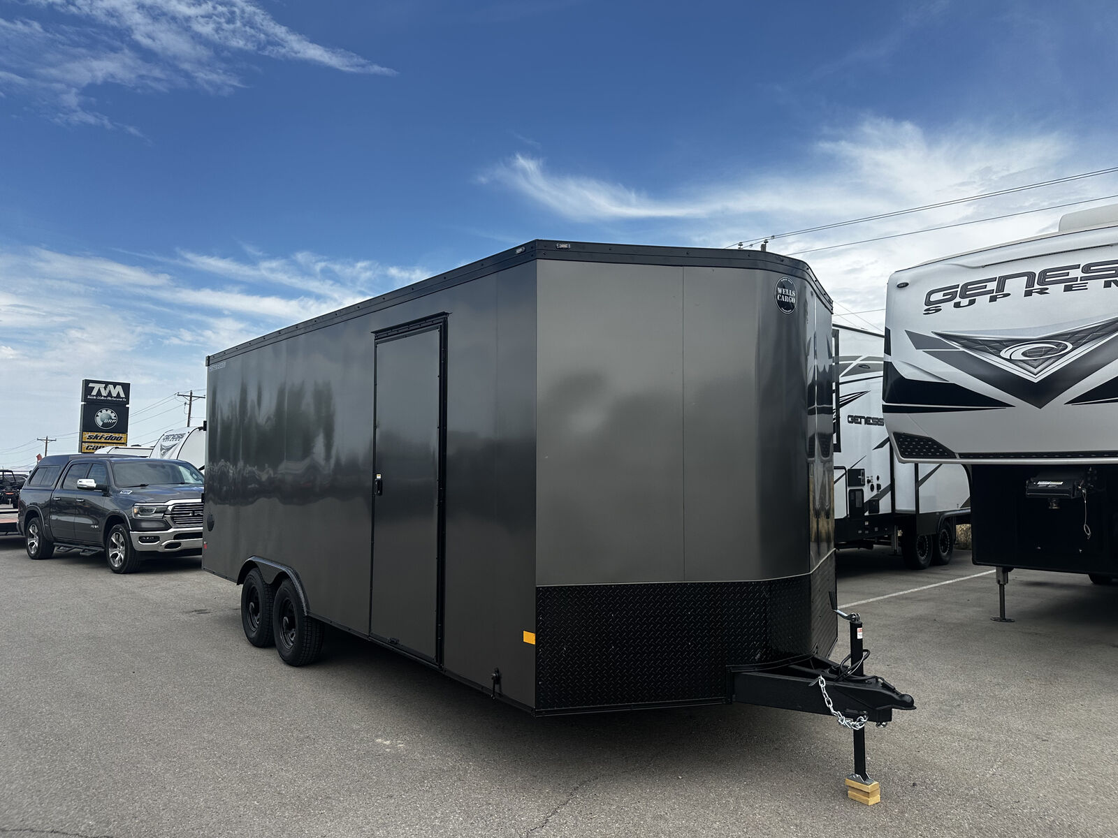 *Drive over fenders* 2026 Wells Cargo Road Force 8.5 x 20