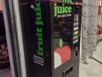 6 selection canned Soda - Beer - Juice - Sparkling water - Vending Machine