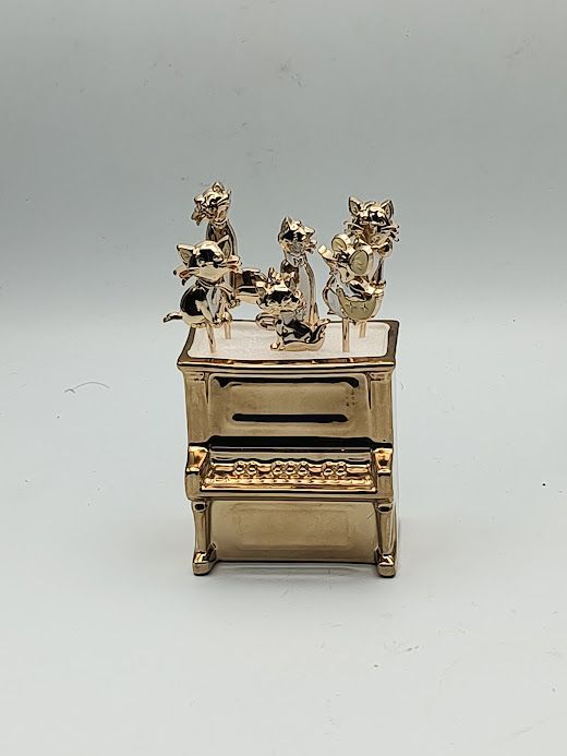 Disney Aristocats Gold Ceramic Piano Hors d'oeuvres Picks Ann Shen Cat/Kitten
