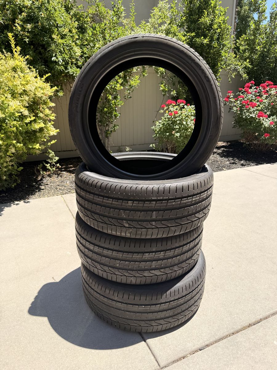 PIRELLI P ZERO Max Performance Summer Tires in 265/40R22