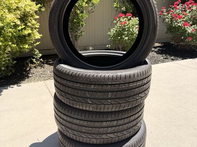 PIRELLI P ZERO Max Performance Summer Tires in 265/40R22