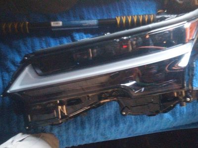 Lexus headlight right driver side