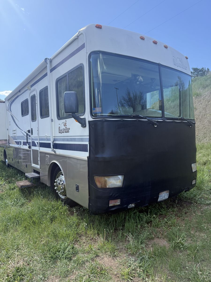 2002 Fleetwood Bounder