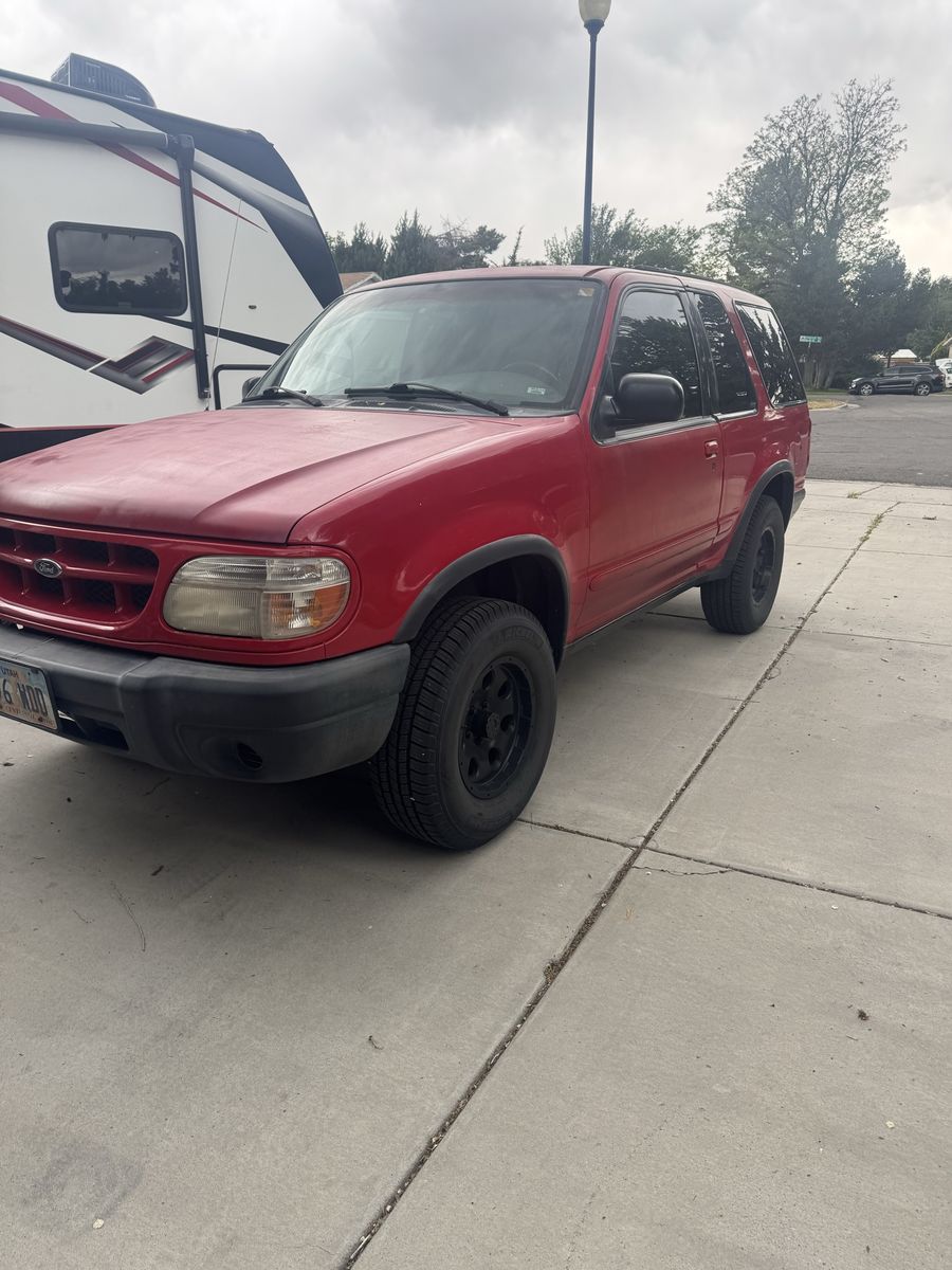 1999 Ford Explorer Sport
