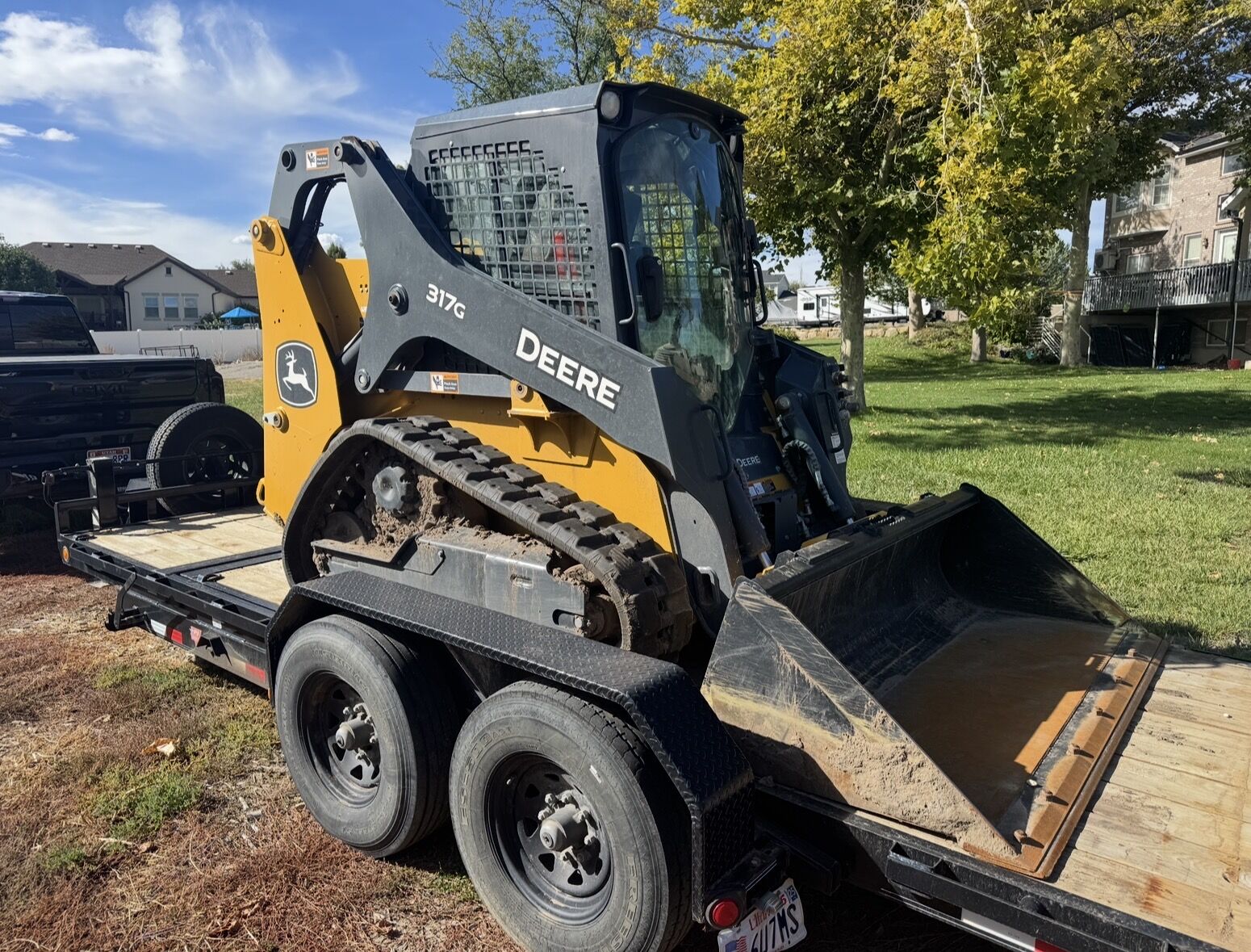 John Deere 317G Compact Track Loader – Like New!