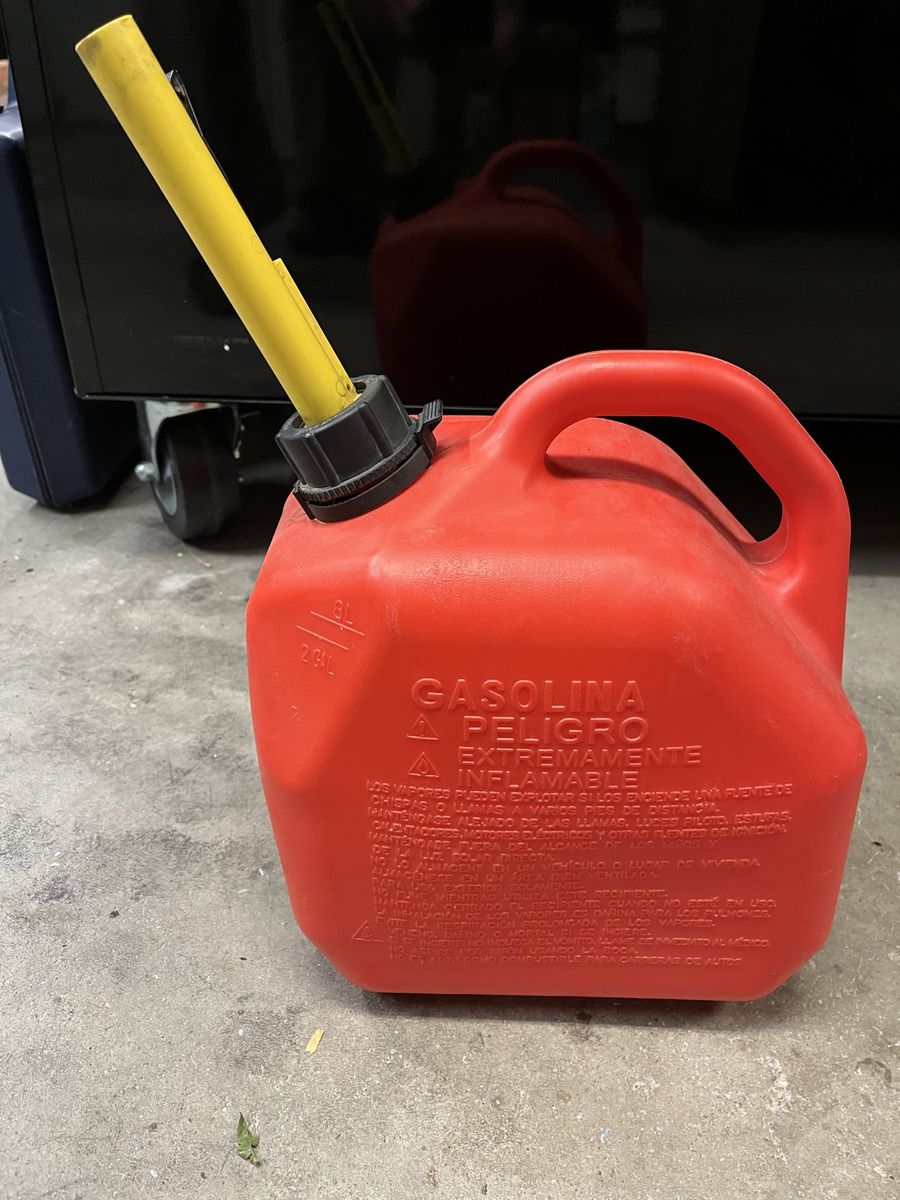 Gas can plastic 2 gallon
