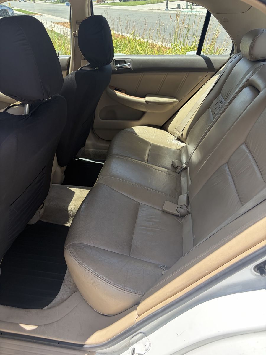 Main image 4