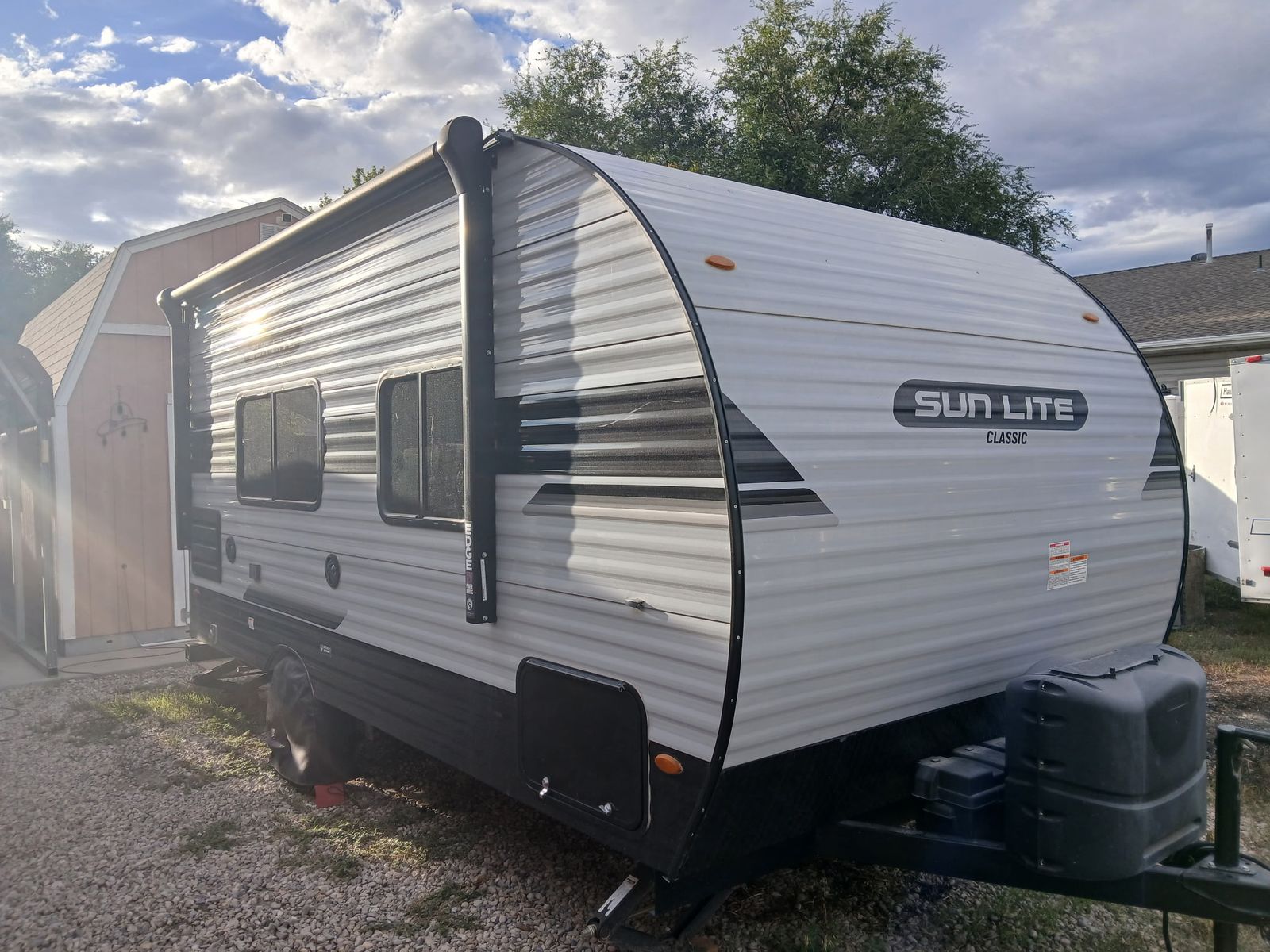 2021 Sun-Lite 18RD Travel Trailer