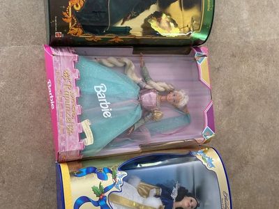 Barbie Princesses Jasmin, Rapunzel, Snow White