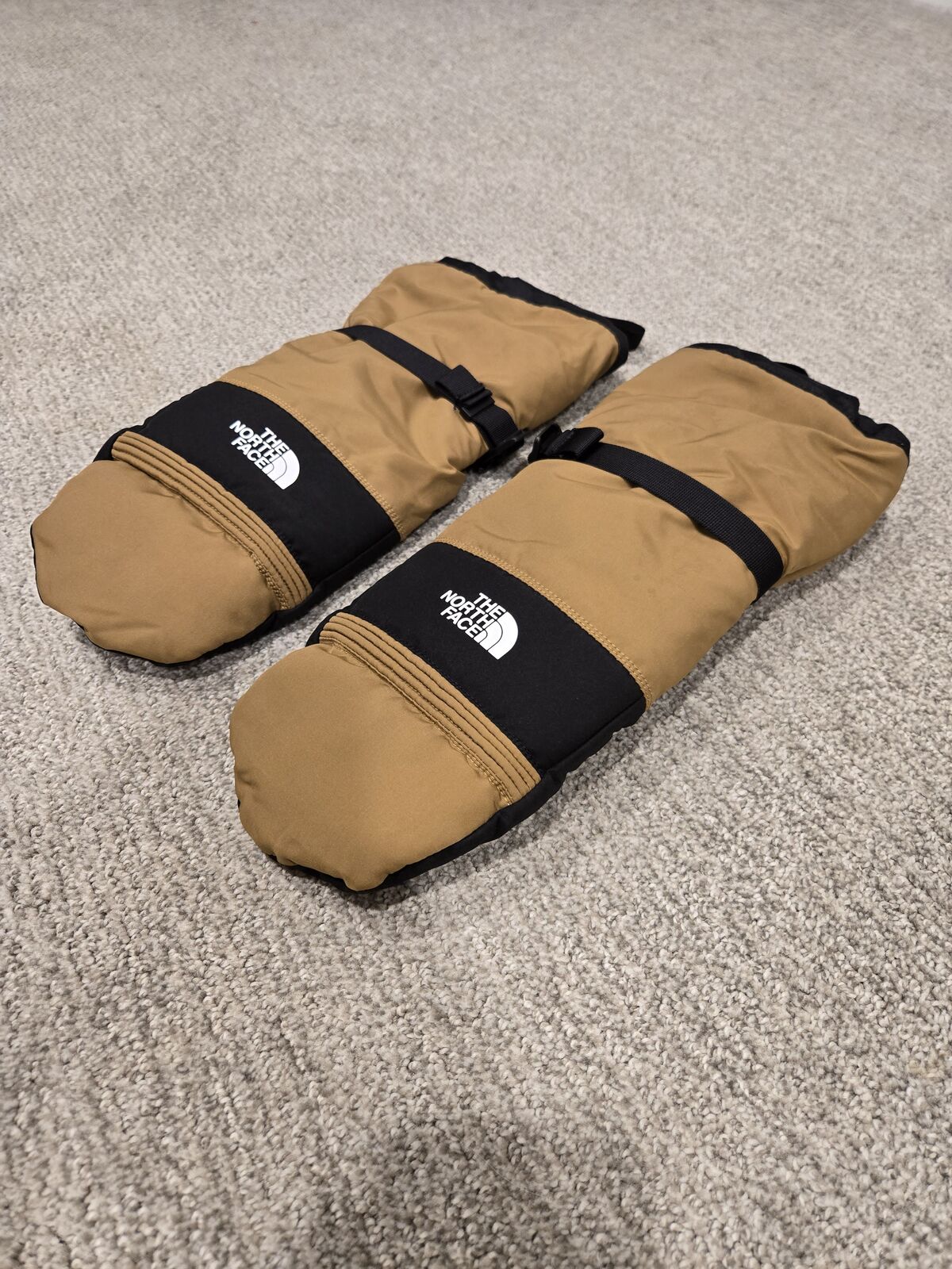 The North Face Montana Mittens (Men's XL)