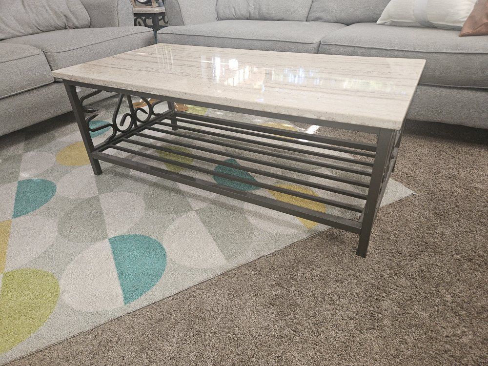 3 piece Coffee and End Table set