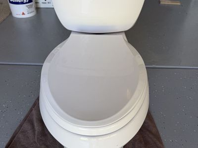 Kohler elongated bowl toilet