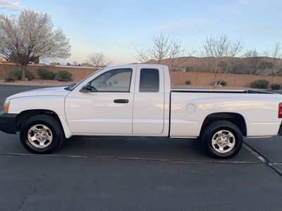 2005 DODGE DAKOTA ST