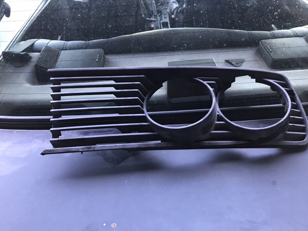 Bmw E28 Driver Side Grill