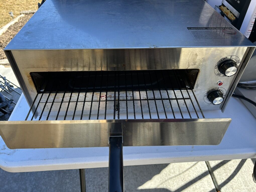 Wisco 560D Stainless Deluxe Commercial Pizza Oven