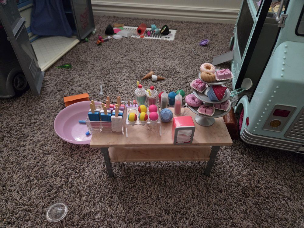 Main image 3