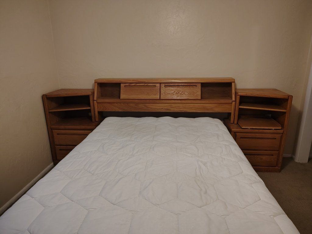 Oak Wood Queen Size complete bed set with Dresser - Serta PerfectSleeper Adamsville Dreams Mattress