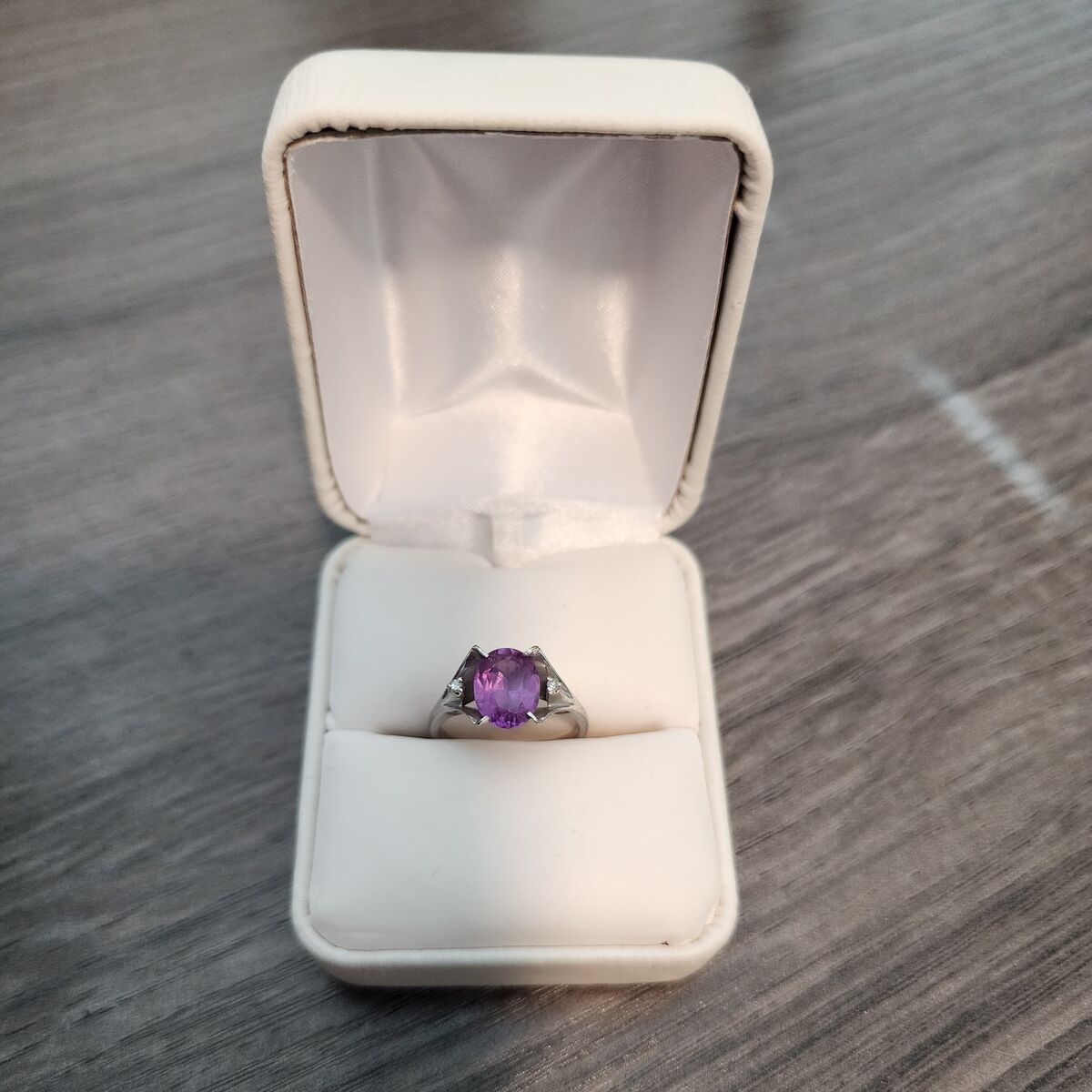 10K Gold Ring w/ Color-Shift Purple to Pink Stone