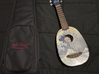 Luna Great Wave Pineapple Soprano Ukulele- With case