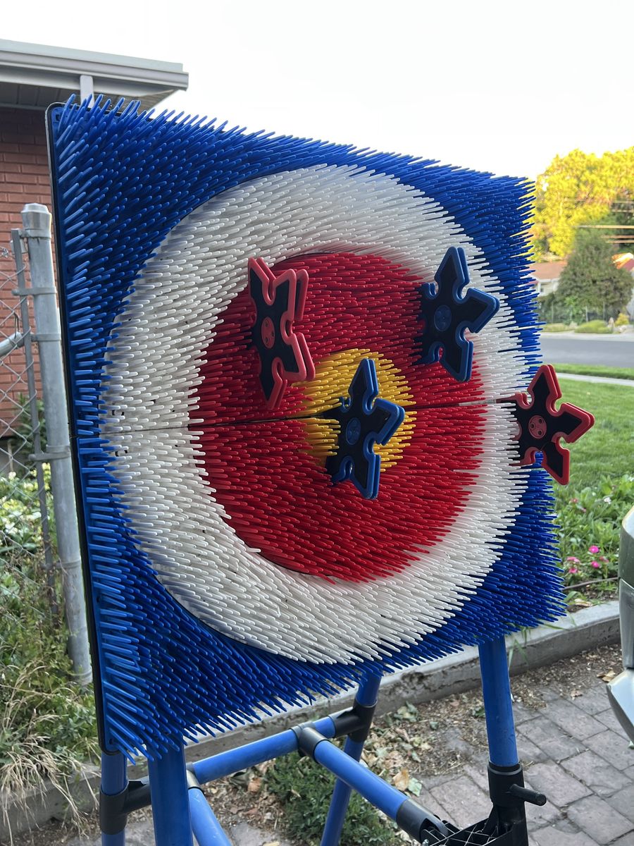Axe/Star Throwing Game